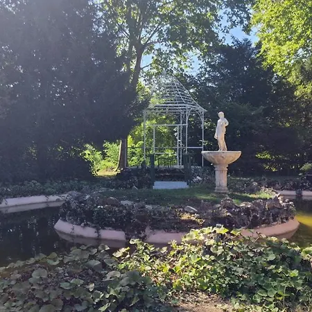 Le Manoir De La Belle Endormie Bed & Breakfast Valreas