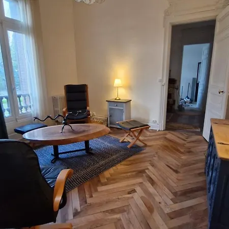 Le Manoir De La Belle Endormie فندق مبيت وإفطار Valréas